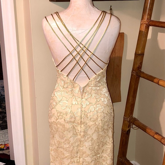 Vintage Bombshell Dress - Picture 3 of 5